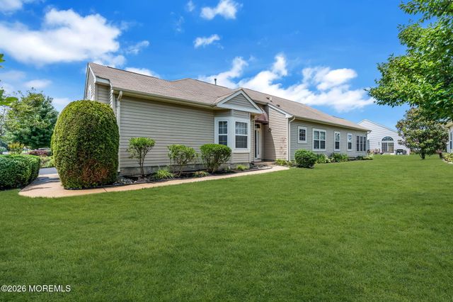 5 Bellagio Road, Manchester, NJ 08759