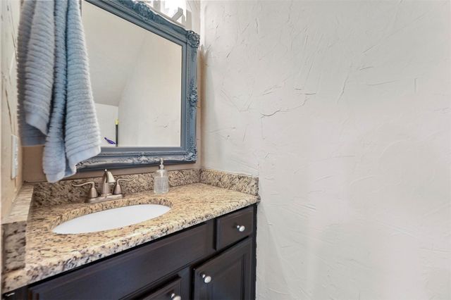 2727 Shelby Avenue D, Dallas, TX 75219