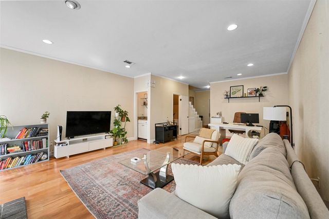 2727 Shelby Avenue D, Dallas, TX 75219