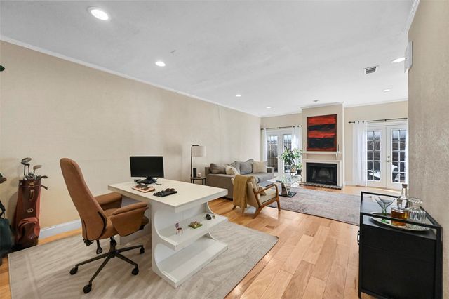 2727 Shelby Avenue D, Dallas, TX 75219