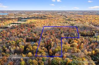 8560 Nugent Avenue NE, Rockford, MI 49341