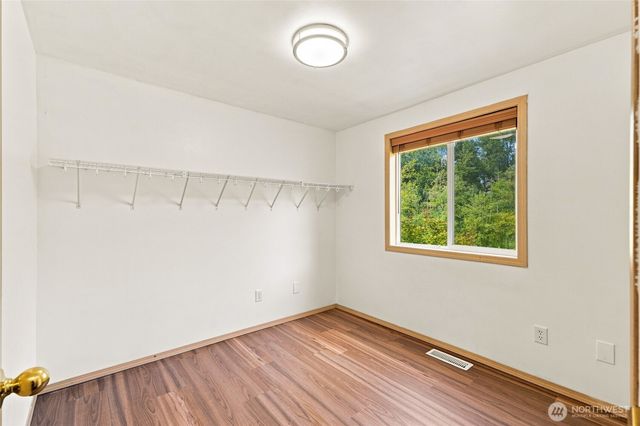 1220 N 12th Road, Mount Vernon, WA 98273