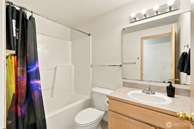1220 N 12th Road, Mount Vernon, WA 98273