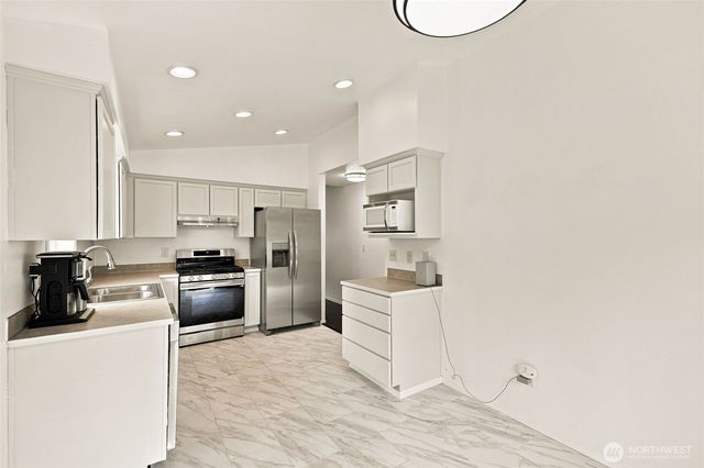 1220 N 12th Road, Mount Vernon, WA 98273