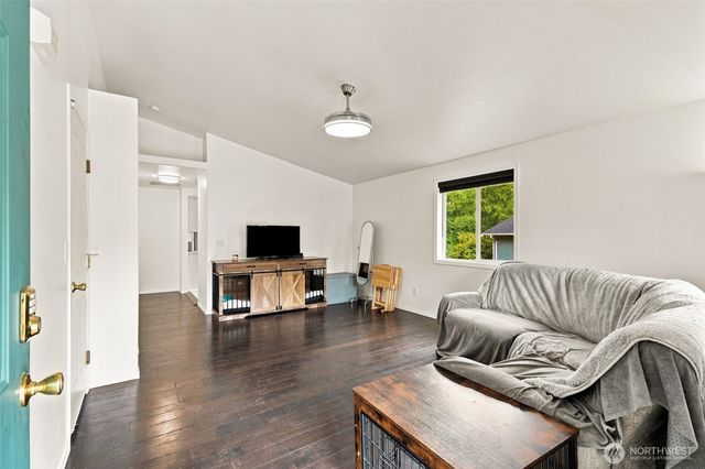 1220 N 12th Road, Mount Vernon, WA 98273