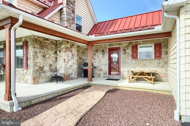 16434 CROSS ROADS AVE, Stewartstown, PA 17363