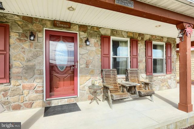 16434 CROSS ROADS AVE, Stewartstown, PA 17363