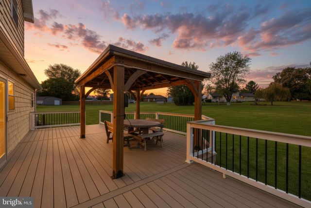 16434 CROSS ROADS AVE, Stewartstown, PA 17363