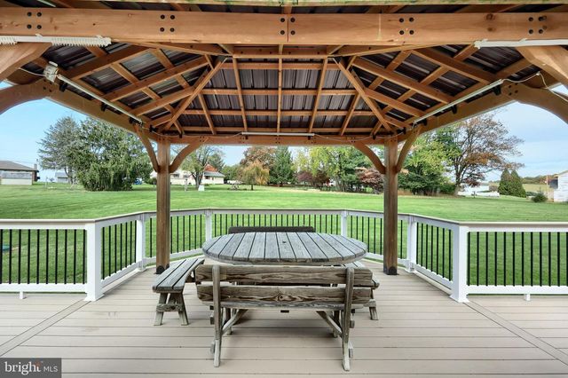 16434 CROSS ROADS AVE, Stewartstown, PA 17363