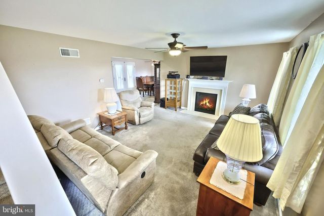 16434 CROSS ROADS AVE, Stewartstown, PA 17363