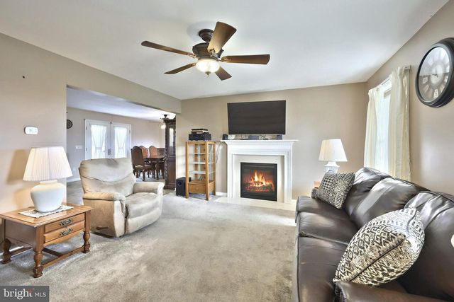 16434 CROSS ROADS AVE, Stewartstown, PA 17363