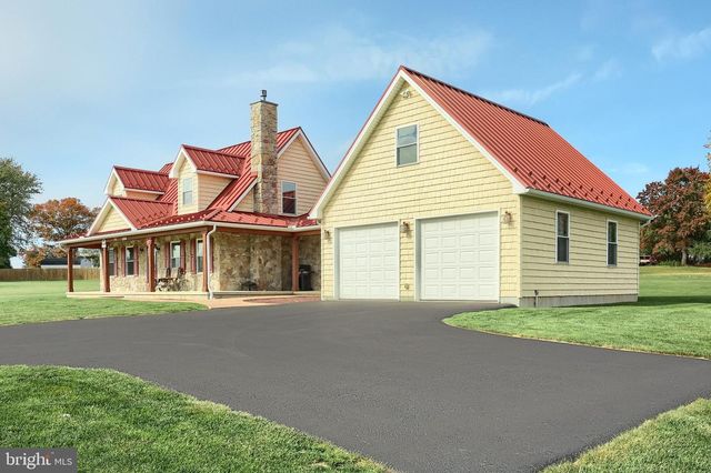 16434 CROSS ROADS AVE, Stewartstown, PA 17363