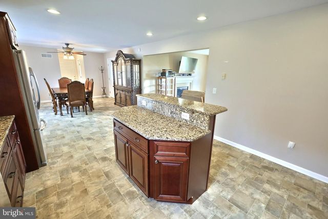 16434 CROSS ROADS AVE, Stewartstown, PA 17363