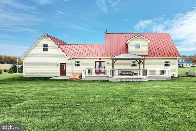 16434 CROSS ROADS AVE, Stewartstown, PA 17363