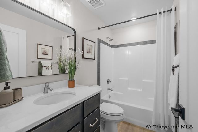 4016 SADDLEBACK LN, Cheyenne, WY 82009