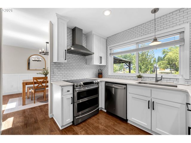 9047 Sw REILING St, Portland, OR 97224