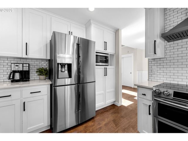 9047 Sw REILING St, Portland, OR 97224