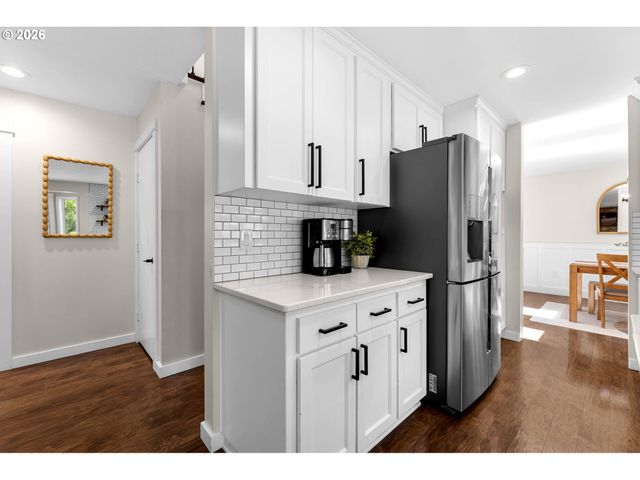 9047 Sw REILING St, Portland, OR 97224