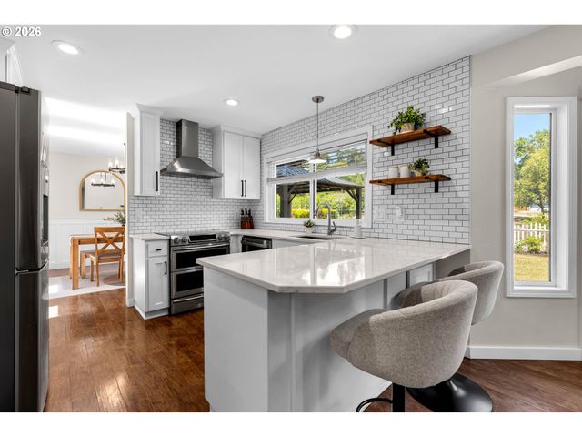 9047 Sw REILING St, Portland, OR 97224