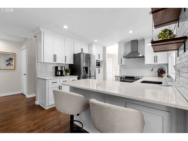 9047 Sw REILING St, Portland, OR 97224
