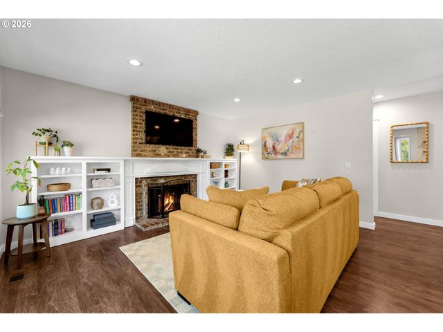 9047 Sw REILING St, Portland, OR 97224