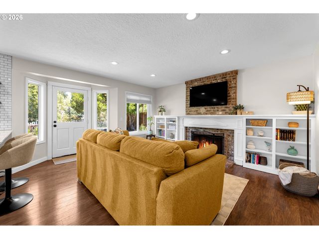 9047 Sw REILING St, Portland, OR 97224