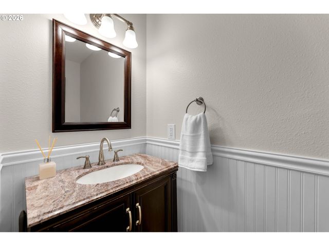 9047 Sw REILING St, Portland, OR 97224