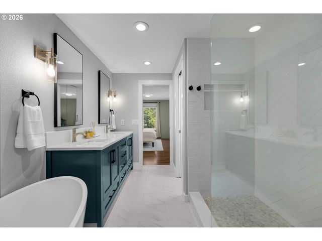 9047 Sw REILING St, Portland, OR 97224