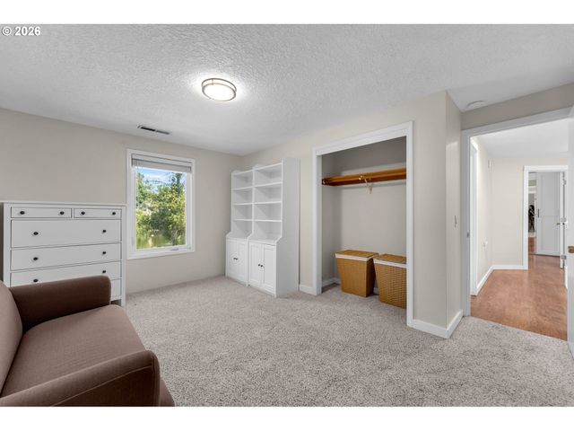 9047 Sw REILING St, Portland, OR 97224