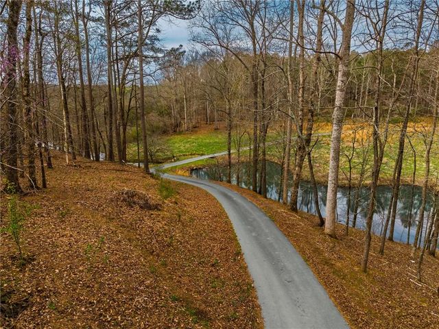 723 Sulphur Springs Road, Fairmount, GA 30139