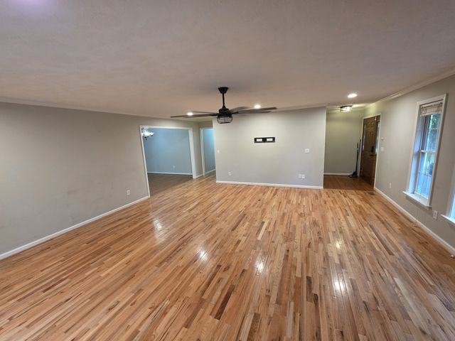 1200 Dawson Rd, White Bluff, TN 37187