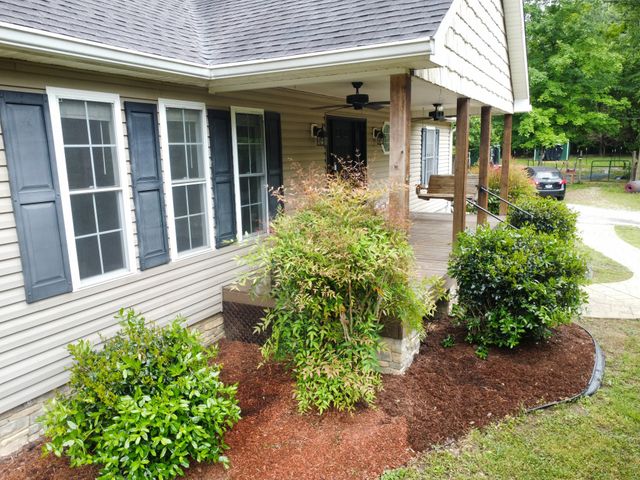 1200 Dawson Rd, White Bluff, TN 37187