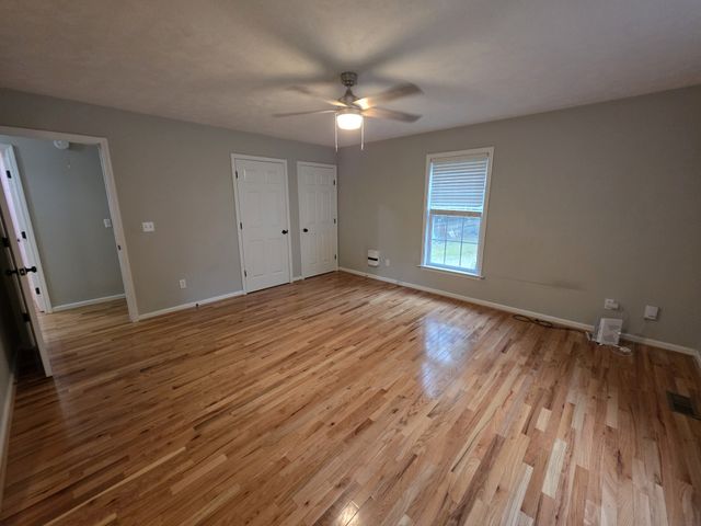 1200 Dawson Rd, White Bluff, TN 37187