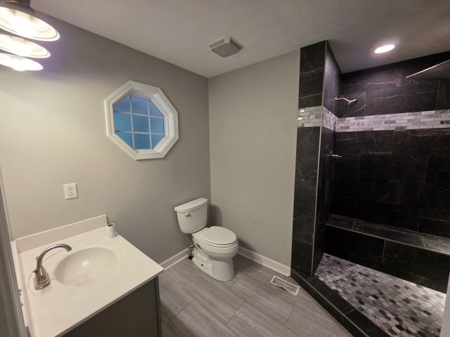 1200 Dawson Rd, White Bluff, TN 37187