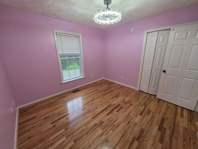 1200 Dawson Rd, White Bluff, TN 37187