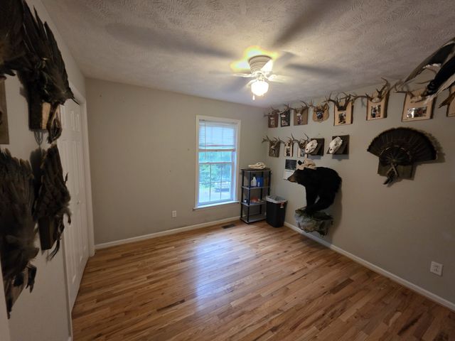 1200 Dawson Rd, White Bluff, TN 37187