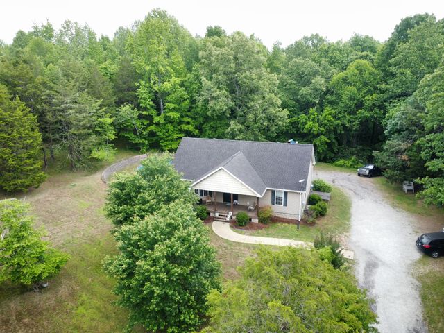 1200 Dawson Rd, White Bluff, TN 37187