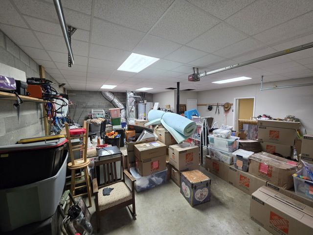 1200 Dawson Rd, White Bluff, TN 37187