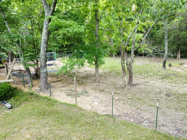 1200 Dawson Rd, White Bluff, TN 37187