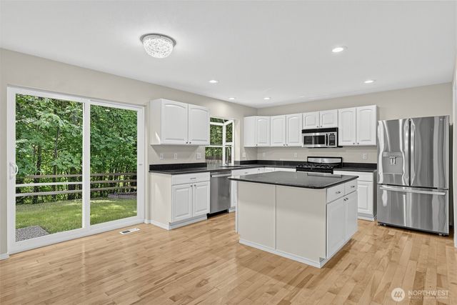 7825 Cortland Avenue SE, Snoqualmie, WA 98065