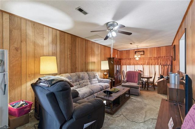 146 Ruston DR, Newport News, VA 23602