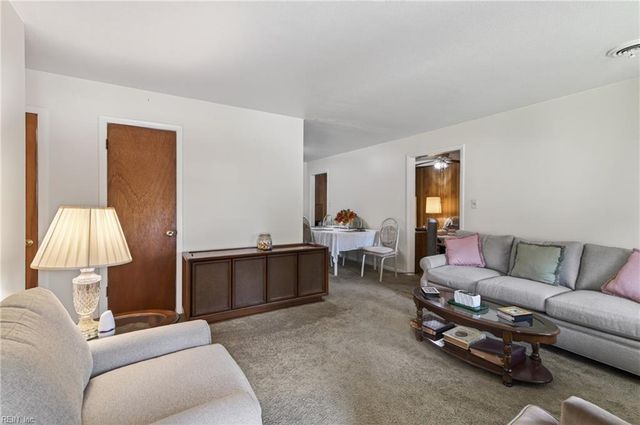 146 Ruston DR, Newport News, VA 23602
