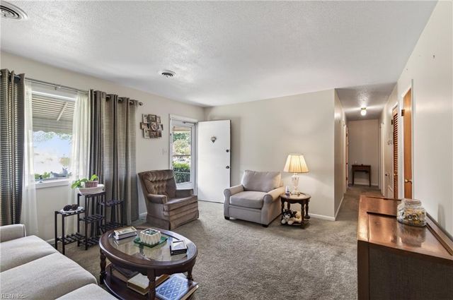 146 Ruston DR, Newport News, VA 23602