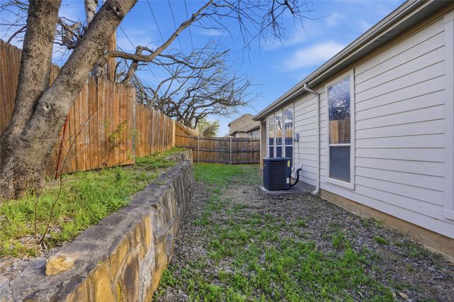 1172 Sunderland Lane, Fort Worth, TX 76134