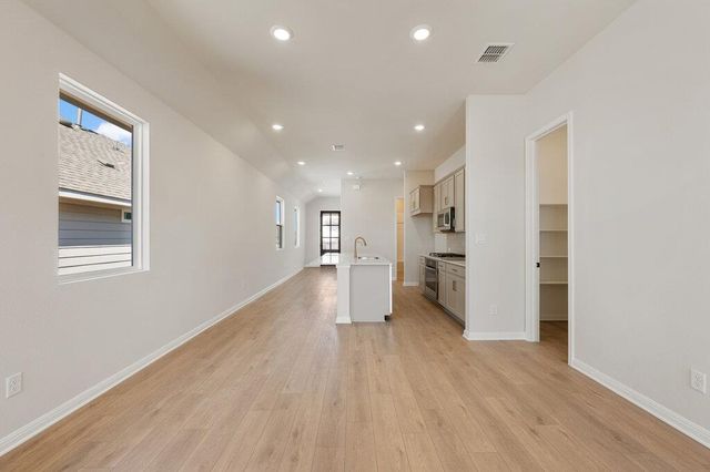 250 Ranier WAY, Dripping Springs, TX 78620