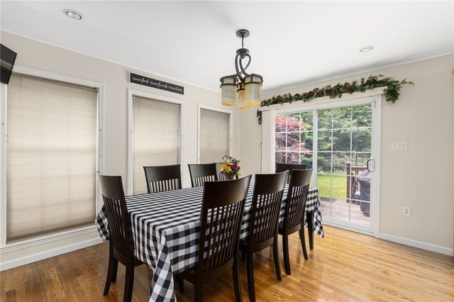 2 Daniel Way, Scituate, RI 02831