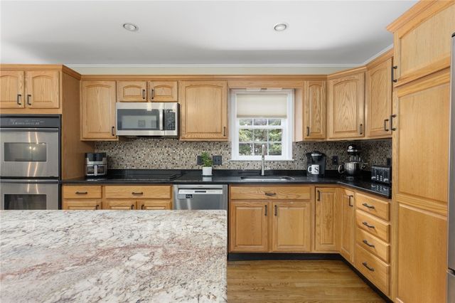 2 Daniel Way, Scituate, RI 02831