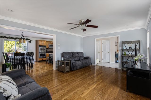 2 Daniel Way, Scituate, RI 02831