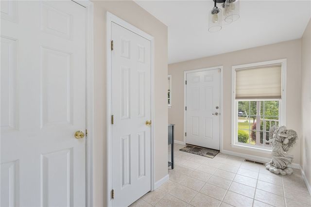 2 Daniel Way, Scituate, RI 02831