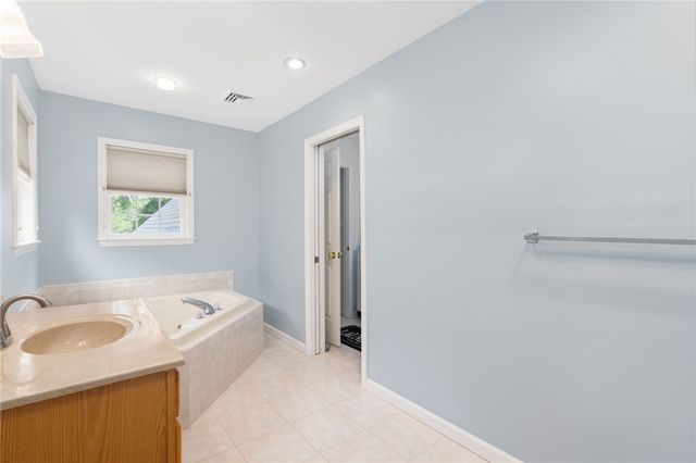 2 Daniel Way, Scituate, RI 02831